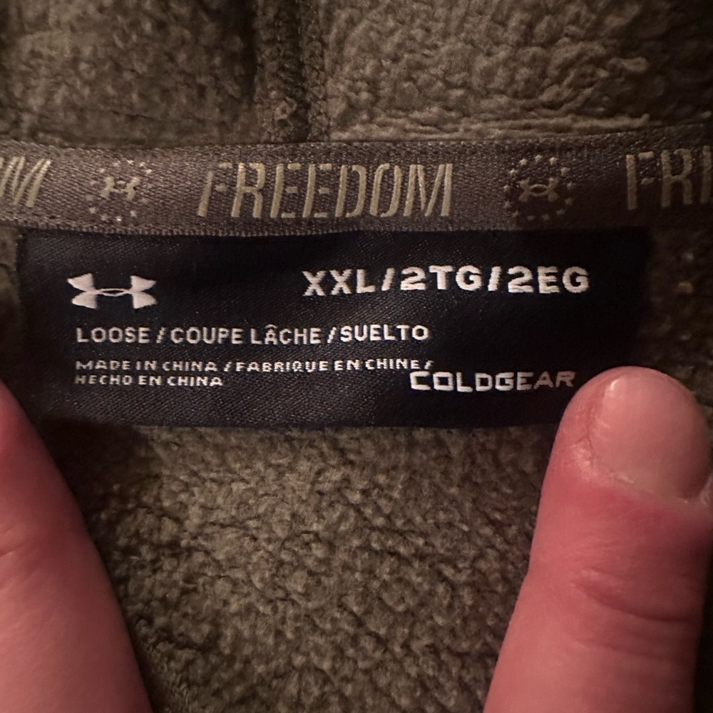 Under Armour Women’s Olive Hoodie with Star Design - Picture 3 of 3